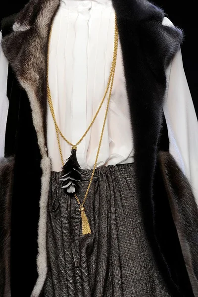 Look 14